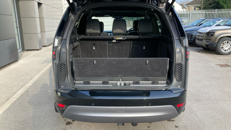 Land Rover Discovery 3.0 D300 Dynamic SE 5dr Auto Diesel Station Wagon